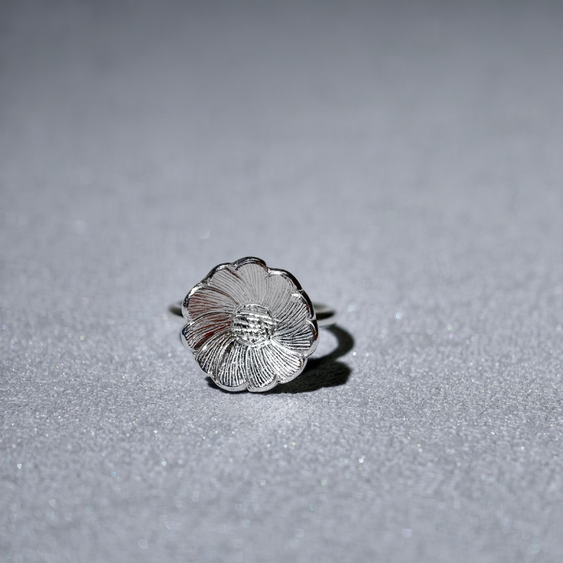 Engraving Daisy Ring