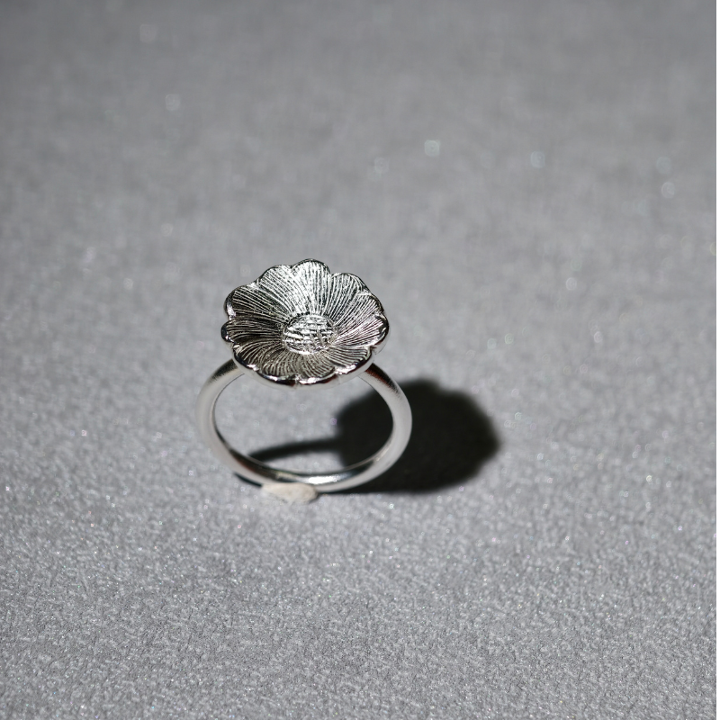 Engraving Daisy Ring