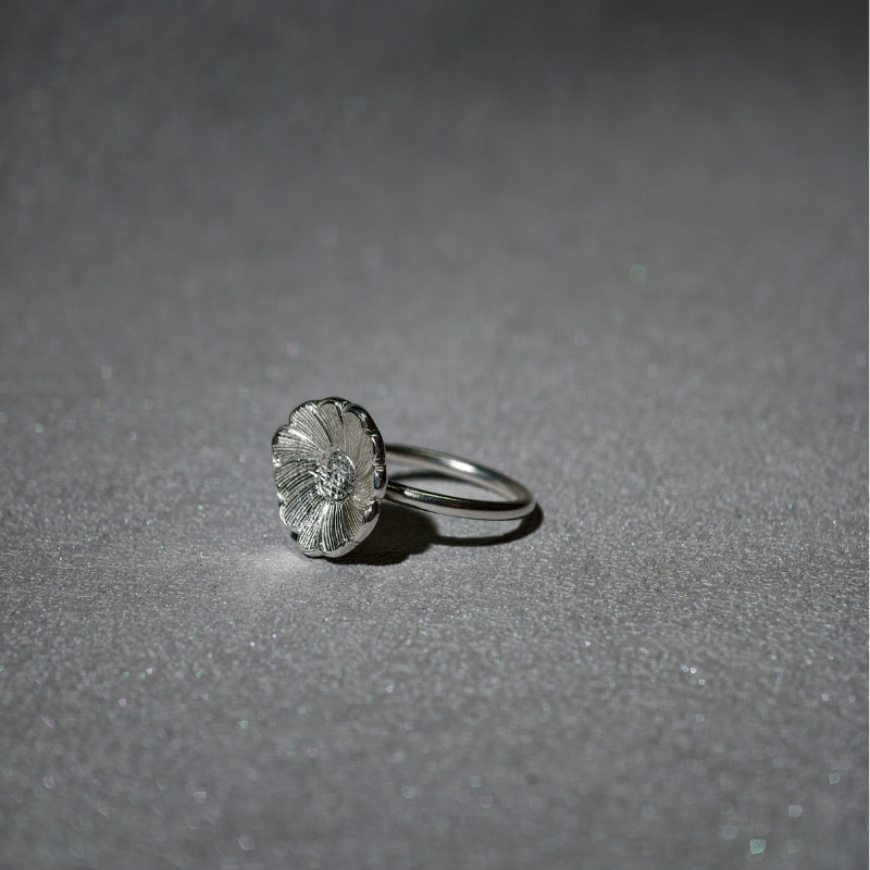 Engraving Daisy Ring